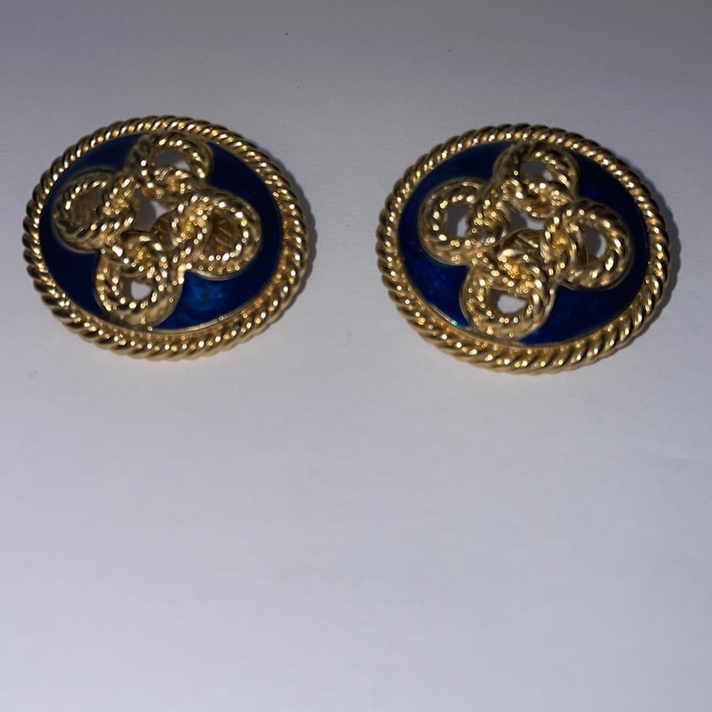 Vintage Trifari clip ons